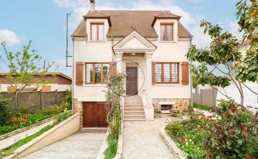 Maison à Centre Ville, Houilles, France 1