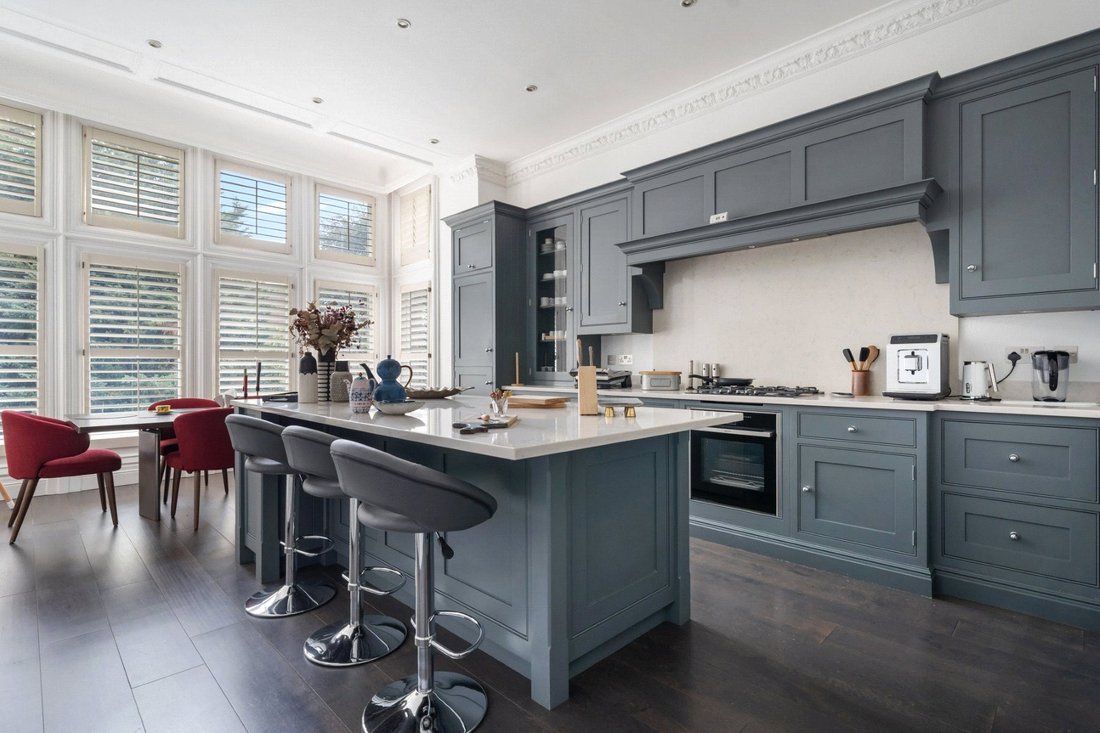 Apartment in Swiss Cottage, Camden, England 1 - 18110481