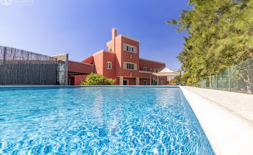 Villa in Loule (Sao Clemente), Algarve, Portugal 1