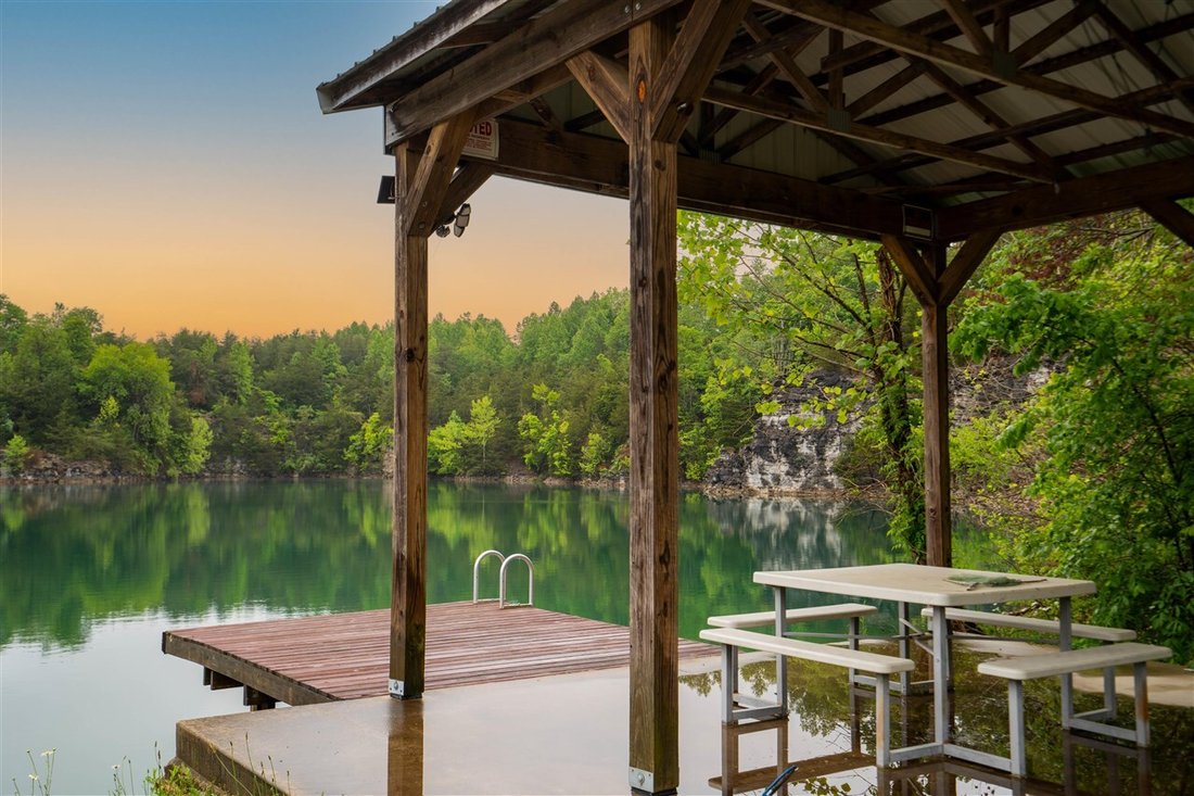 House in Columbia, Kentucky, United States 3 - 18113000