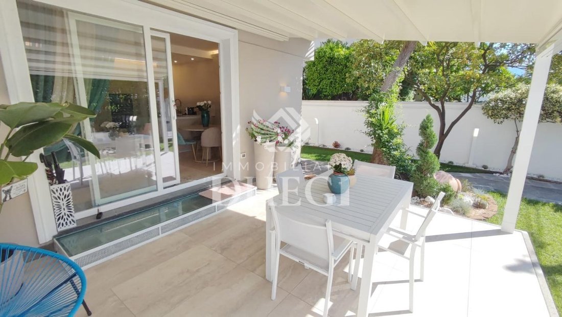 Villa in Lido di Camaiore, Camaiore, Tuscany 5 - 18113647
