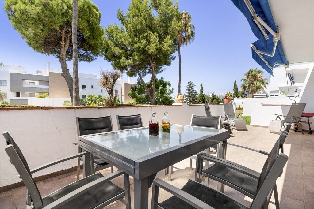 Apartment in Puerto Banus, Marbella, Spain 1 - 18114502