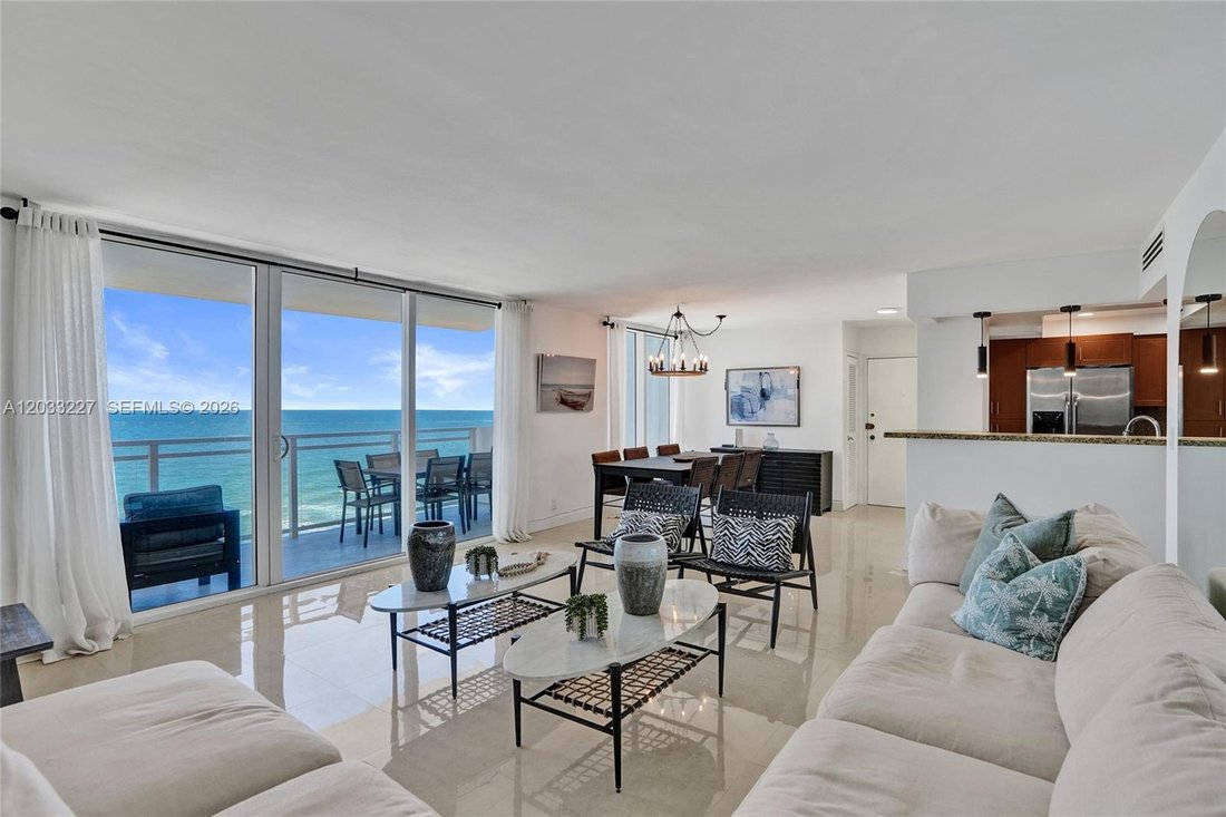 Condo in Hallandale Beach, Florida, United States 1 - 18113086