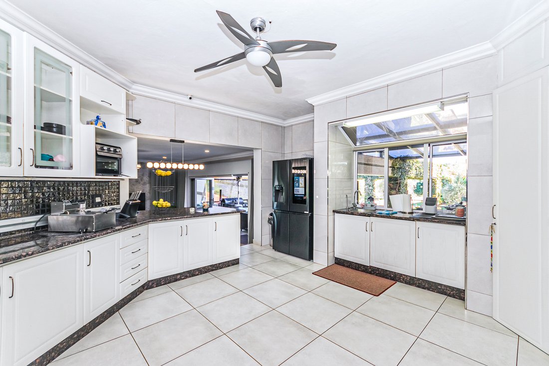 Country House in Mooikloof, Gauteng, South Africa 4 - 18111776