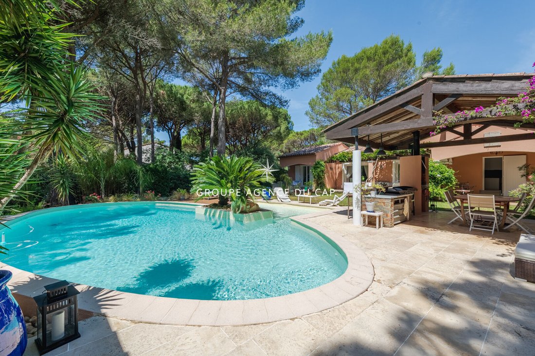 Villa in Centre ville, Saint-Raphaël, France 2 - 18111660