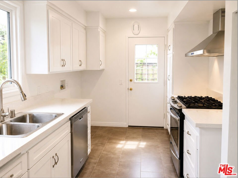 House in Los Angeles, California, United States 4 - 18112656