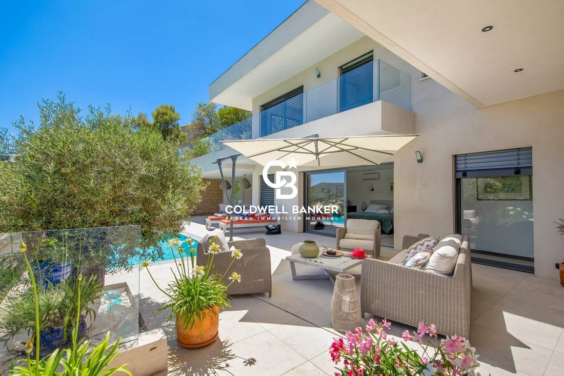 Villa in La Londe-les-Maures, Provence-Alpes-Côte d'Azur, France 4 - 18073281