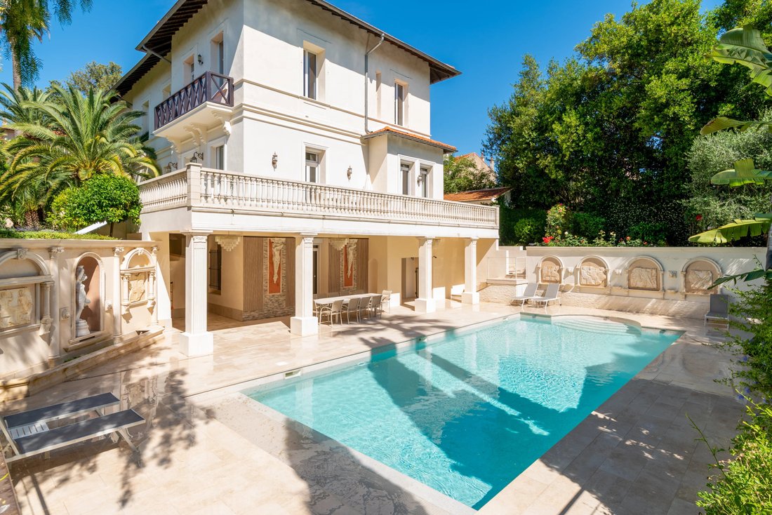 Villa in Saint Nicolas, Cannes, France 2 - 18111352
