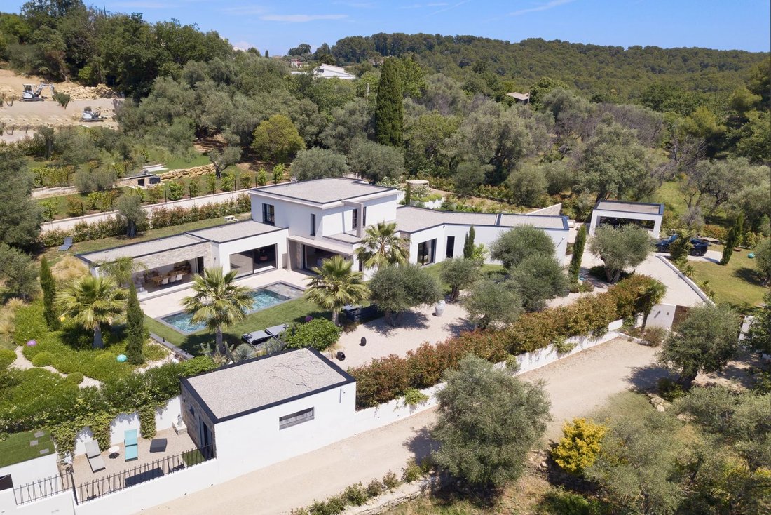 Villa in Valbonne, Provence-Alpes-Côte d'Azur, France 1 - 18110933