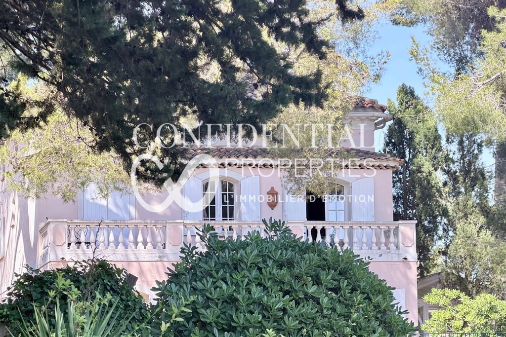 Estate in La Garde, Provence-Alpes-Côte d'Azur, France 2 - 18114666
