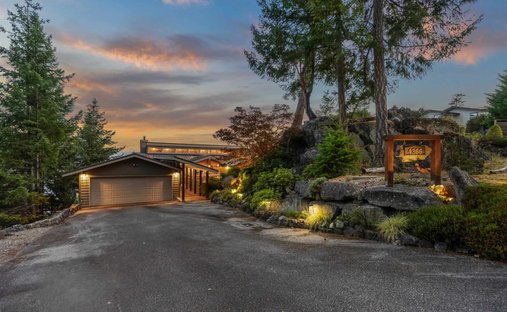 House in Garden Bay, British Columbia, Canada 1
