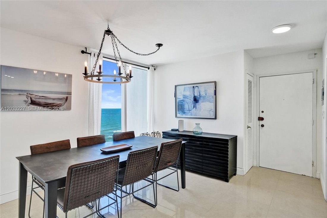 Condo in Hallandale Beach, Florida, United States 5 - 18113086