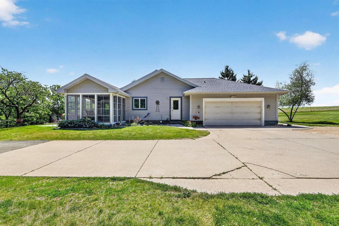 House in Mount Horeb, Wisconsin, United States 4 - 18112585