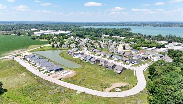 Condo in Okauchee Lake, Wisconsin, United States 1 - 18112579