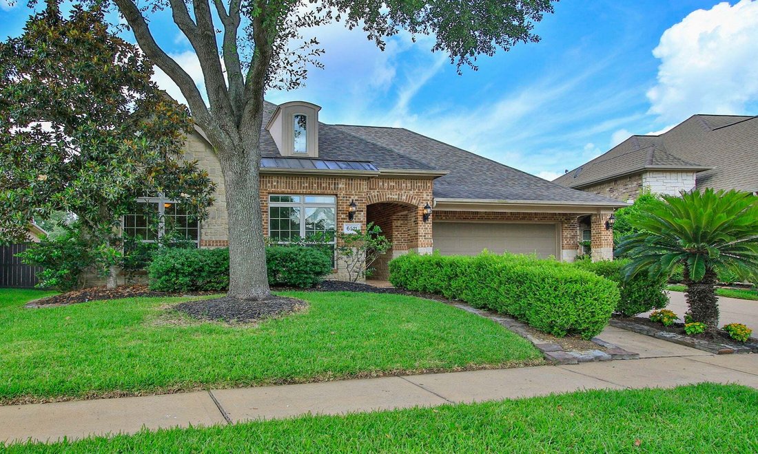 House in Houston, Texas, United States 3 - 18111455
