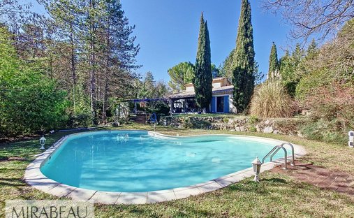 Villa in Mirabeau, Provence-Alpes-Côte d'Azur, France 1