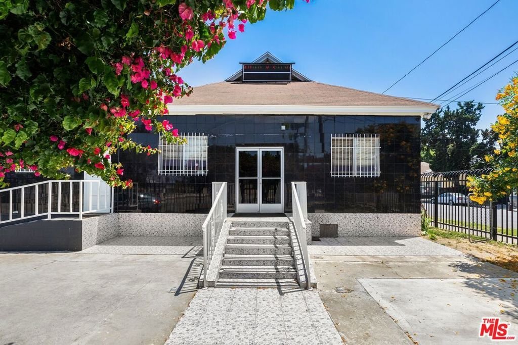 Los Angeles, California, United States 5 - 18112628