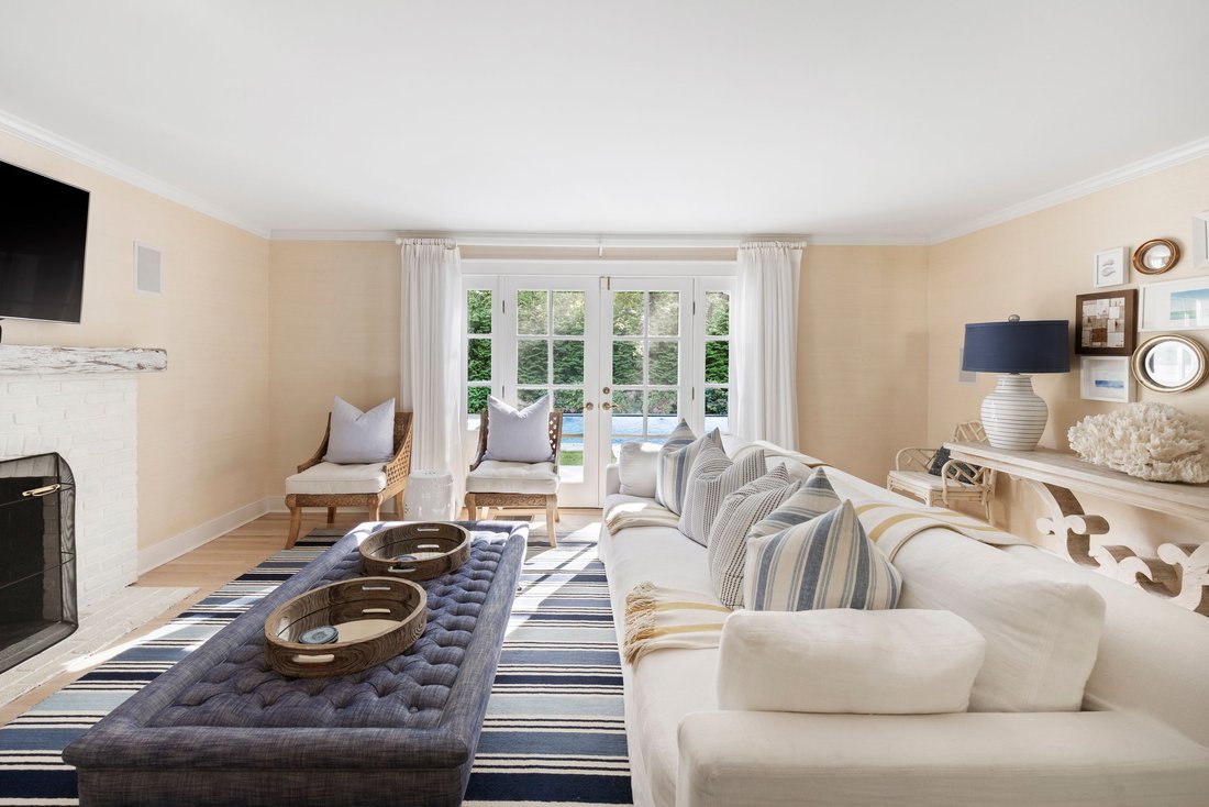 East Hampton, New York, United States 3 - 18111125