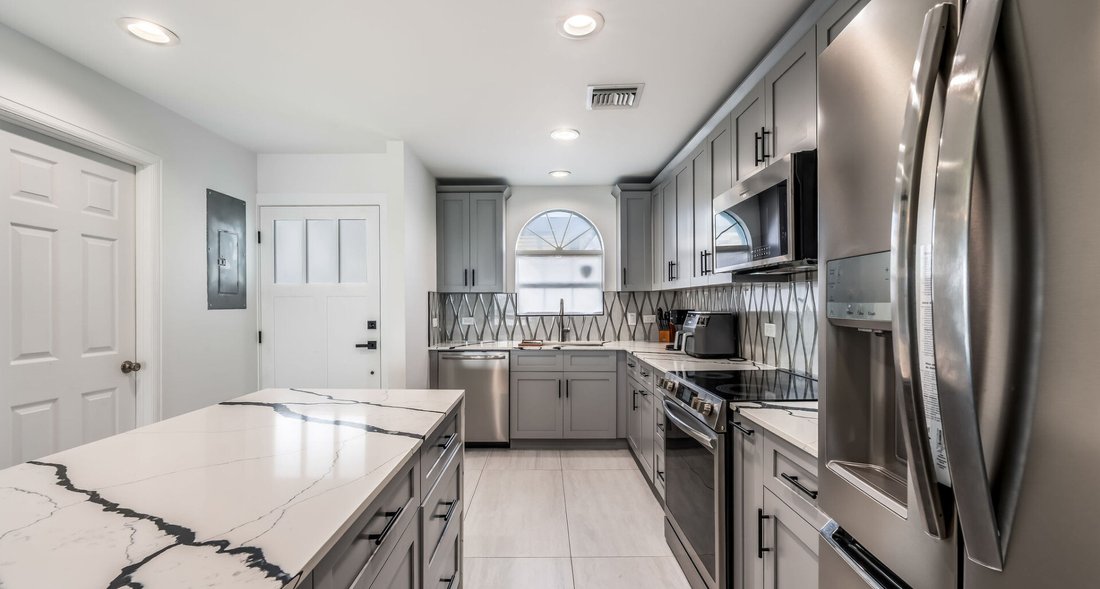 Apartment in George Town, George Town, Cayman Islands 2 - 18110351
