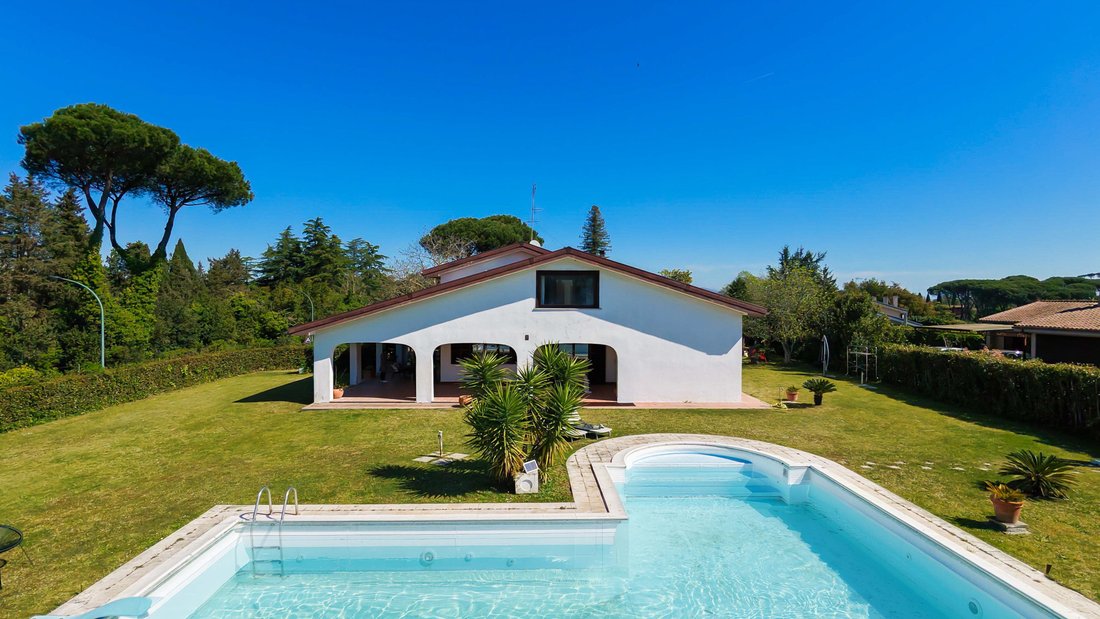 Villa in Giustiniana - La Storta - Olgiata, Rome, Lazio 4 - 18113323