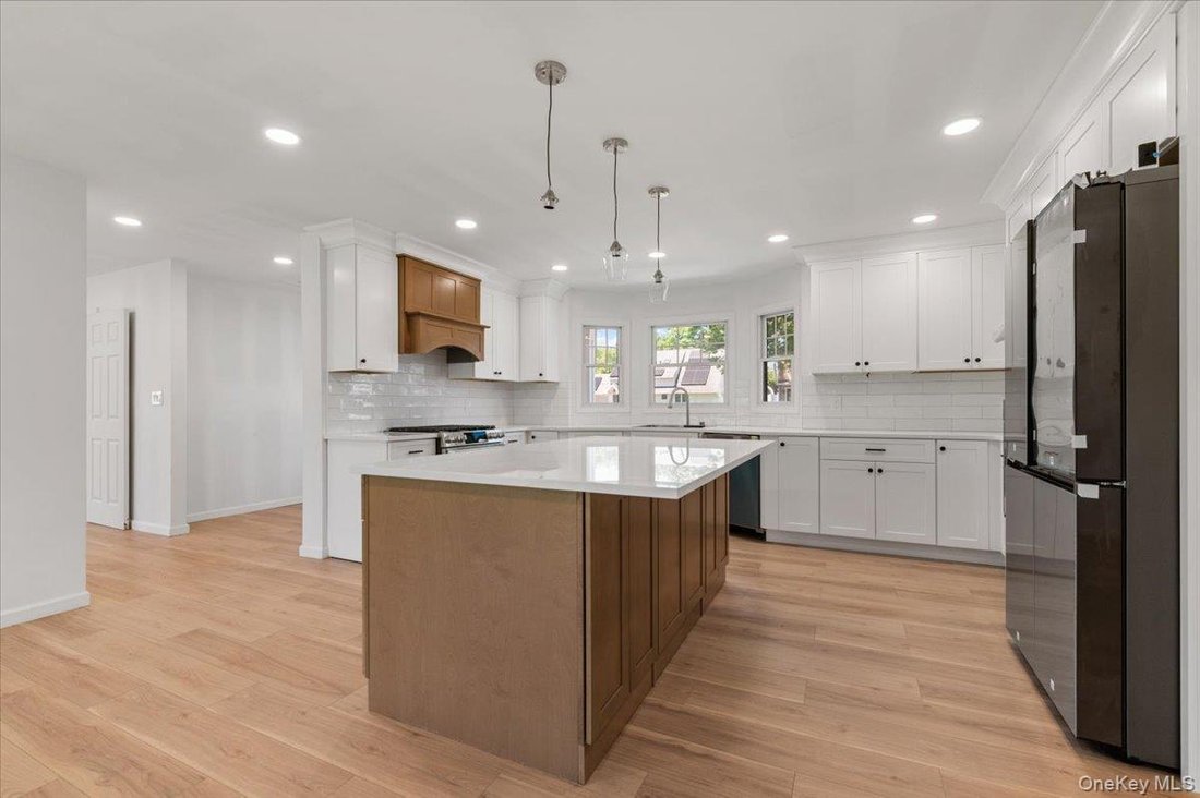 House in Levittown, New York, United States 4 - 18113792
