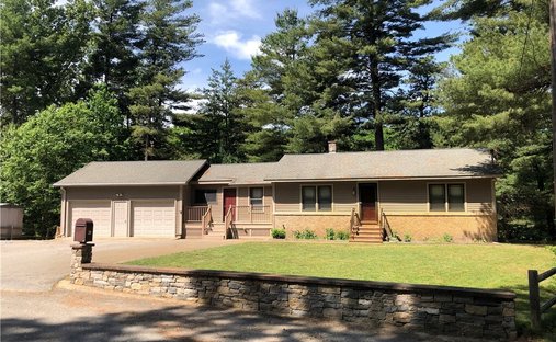 House in Smithfield, Rhode Island, United States 1