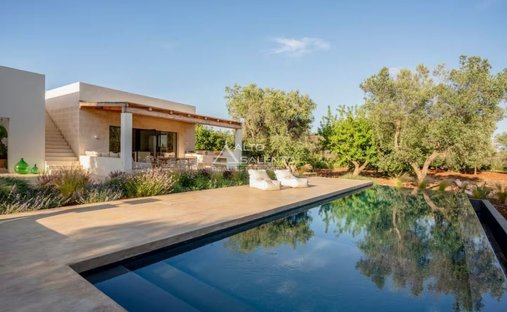 Villa a Centro, Carovigno, Puglia 1