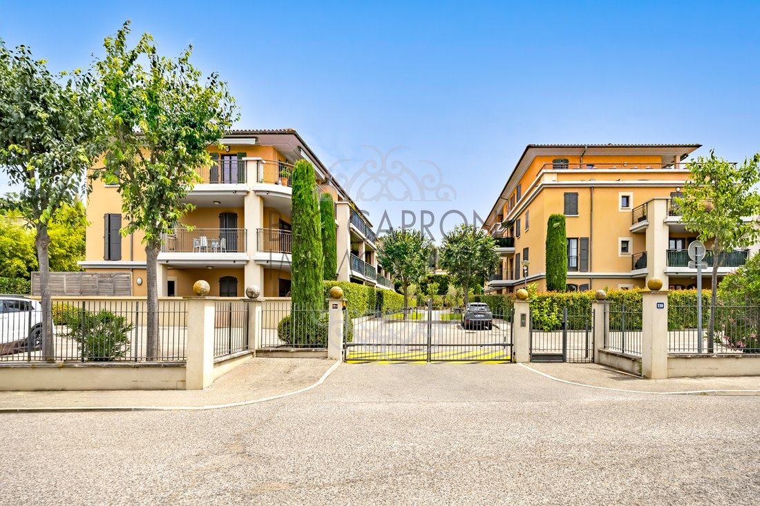 Apartment in Granettes-Jauberte-Sainte Anne, Aix-en-Provence, France 1 - 18110872