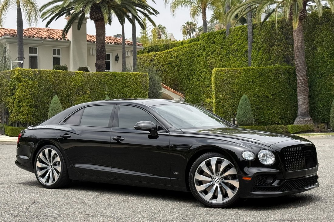 Sedan in West Hollywood, CA, United States 3 - 18112351