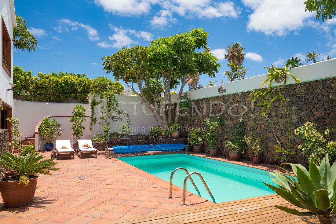 Villa in Arrecife, Canary Islands, Spain 5 - 18114743