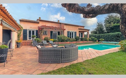 House in Ecarts, Roquebrune-sur-Argens, France 1