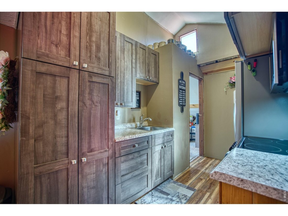 Lyons, Colorado, United States 3 - 18114449