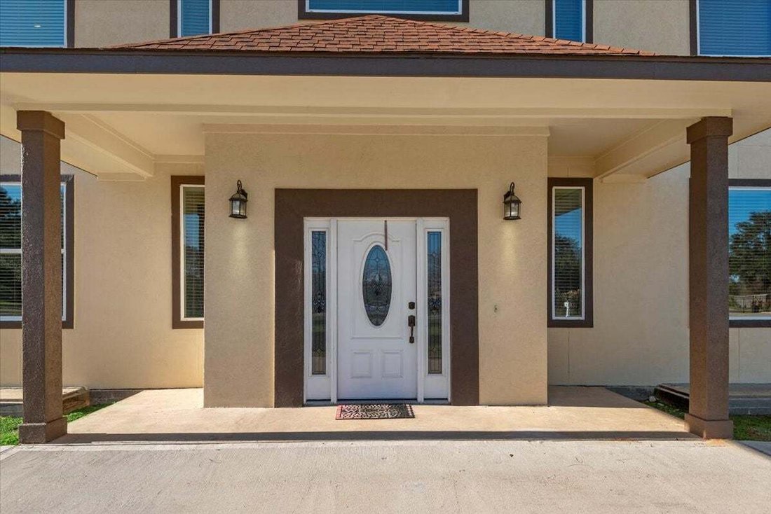 House in Tomball, Texas, United States 3 - 18111060