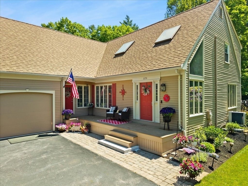 House in Taunton, Massachusetts, United States 4 - 18110403