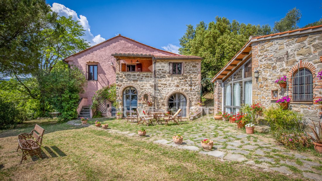 Estate in Tuoro sul Trasimeno, Umbria, Italy 4 - 18114356