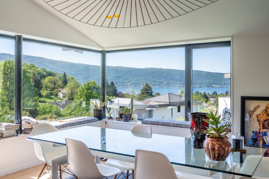 Estate in Menthon-Saint-Bernard, Auvergne-Rhône-Alpes, France 2 - 18110868