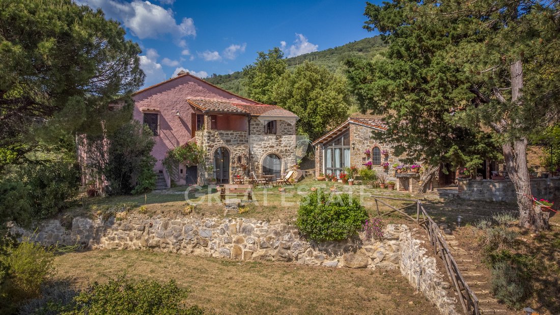 Estate in Tuoro sul Trasimeno, Umbria, Italy 1 - 18114356