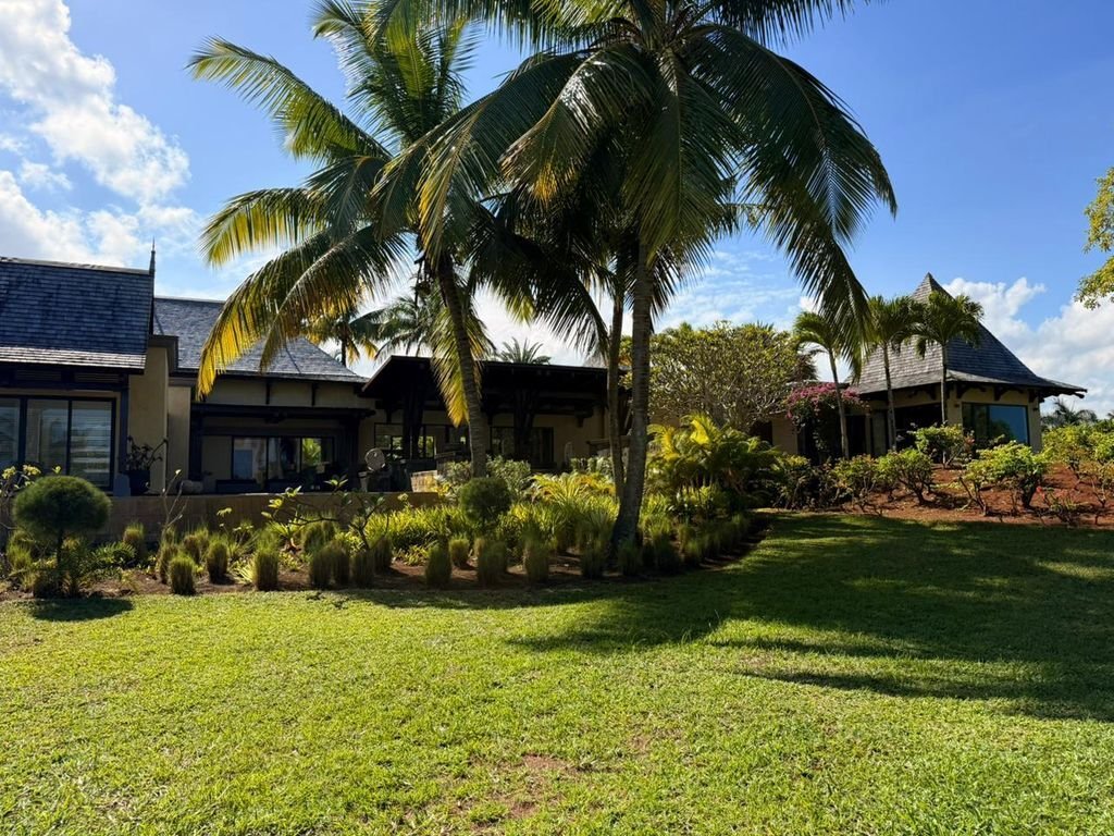 Villa in Bel Ombre, Savanne District, Mauritius 2 - 18111340