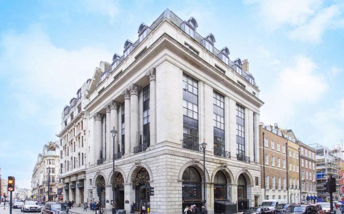 Apartment in St Jamess, Westminster, England 1 - 16689947