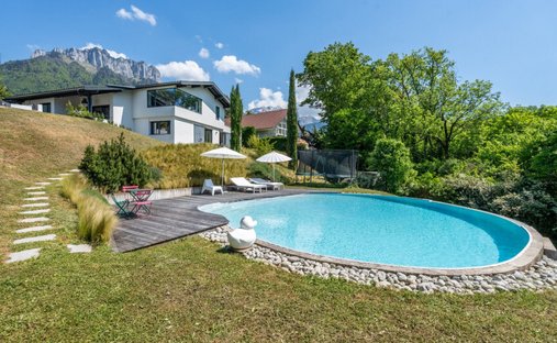 Estate in Menthon-Saint-Bernard, Auvergne-Rhône-Alpes, France 1