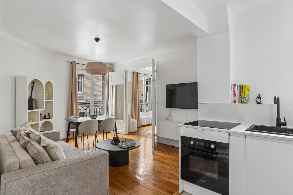 Apartment in Porte Dauphine, Paris 16e Arrondissement, Paris 2 - 17862236