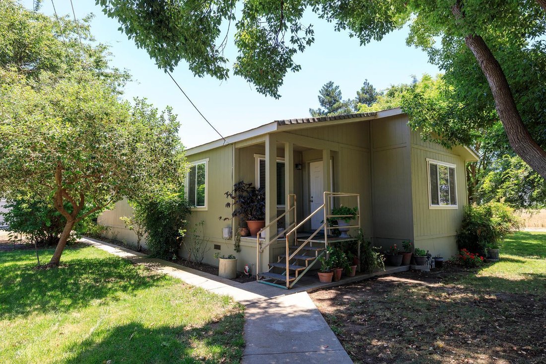 House in Modesto, California, United States 1 - 18111234