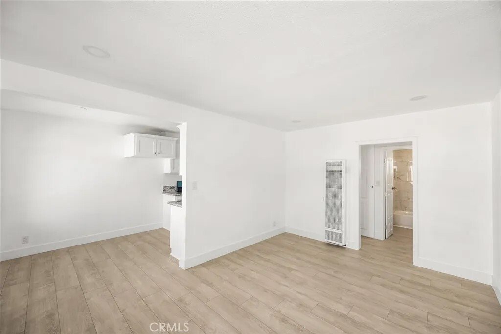 Santa Ana, California, United States 5 - 18112835