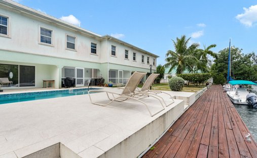 Apartment in Patricks Island, George Town, Cayman Islands 1