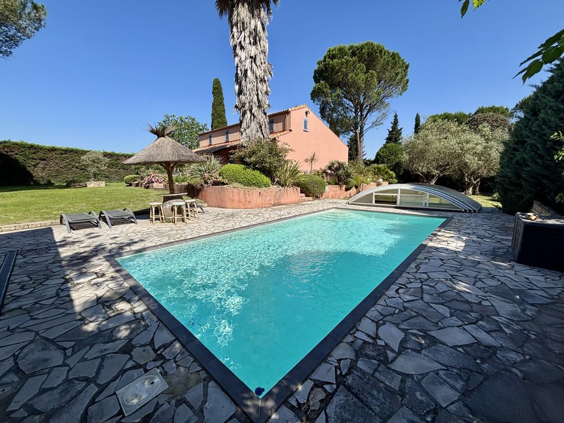 Villa in Générac, Occitania, France 1 - 17468547