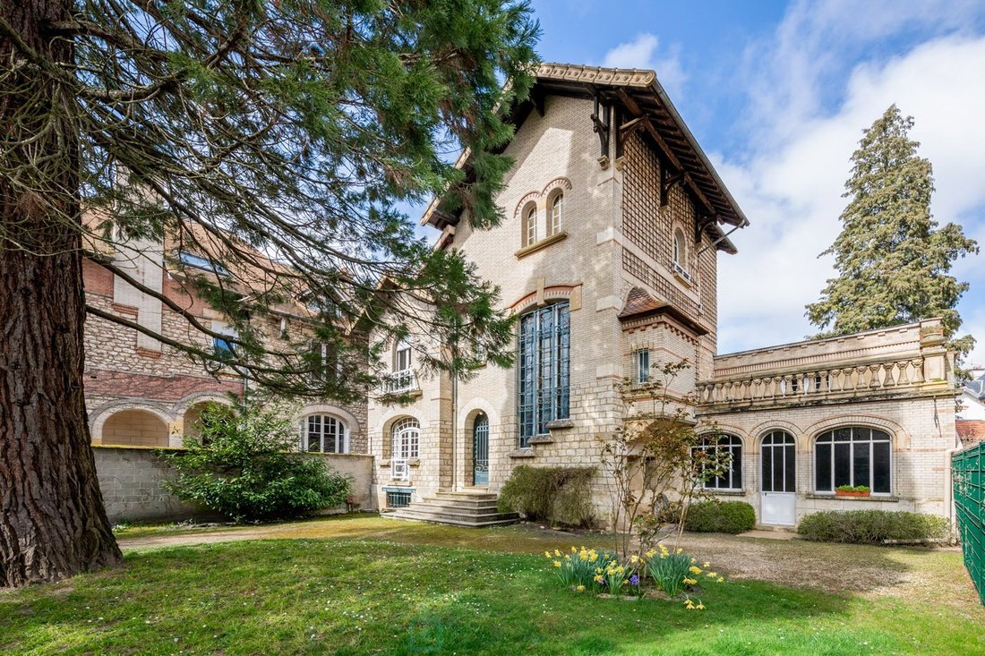 Villa in Fontainebleau, Ile-de-France, France 1 - 18114540