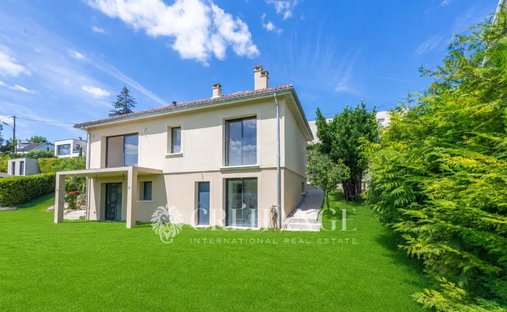House in Le Port-Marly, Ile-de-France, France 1