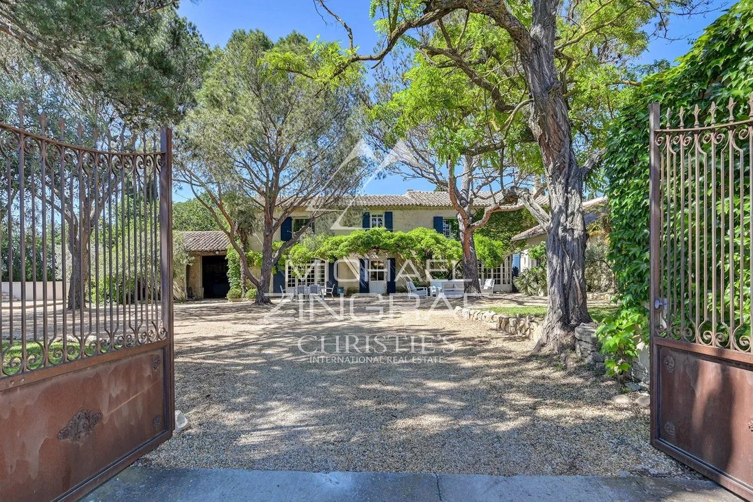 Country House in Vernègues, Provence-Alpes-Côte d'Azur, France 1 - 18110345
