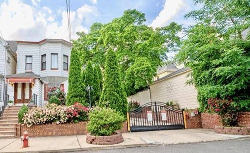 House in New York, New York, United States 1