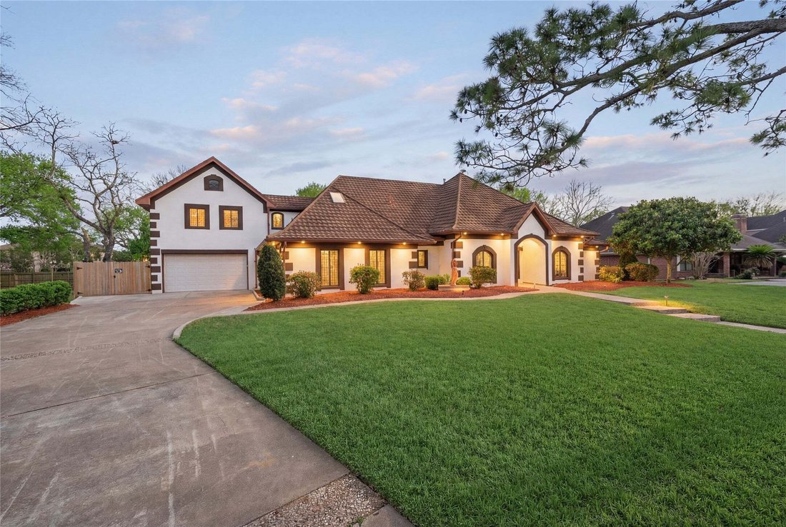 House in Friendswood, Texas, United States 3 - 18111871